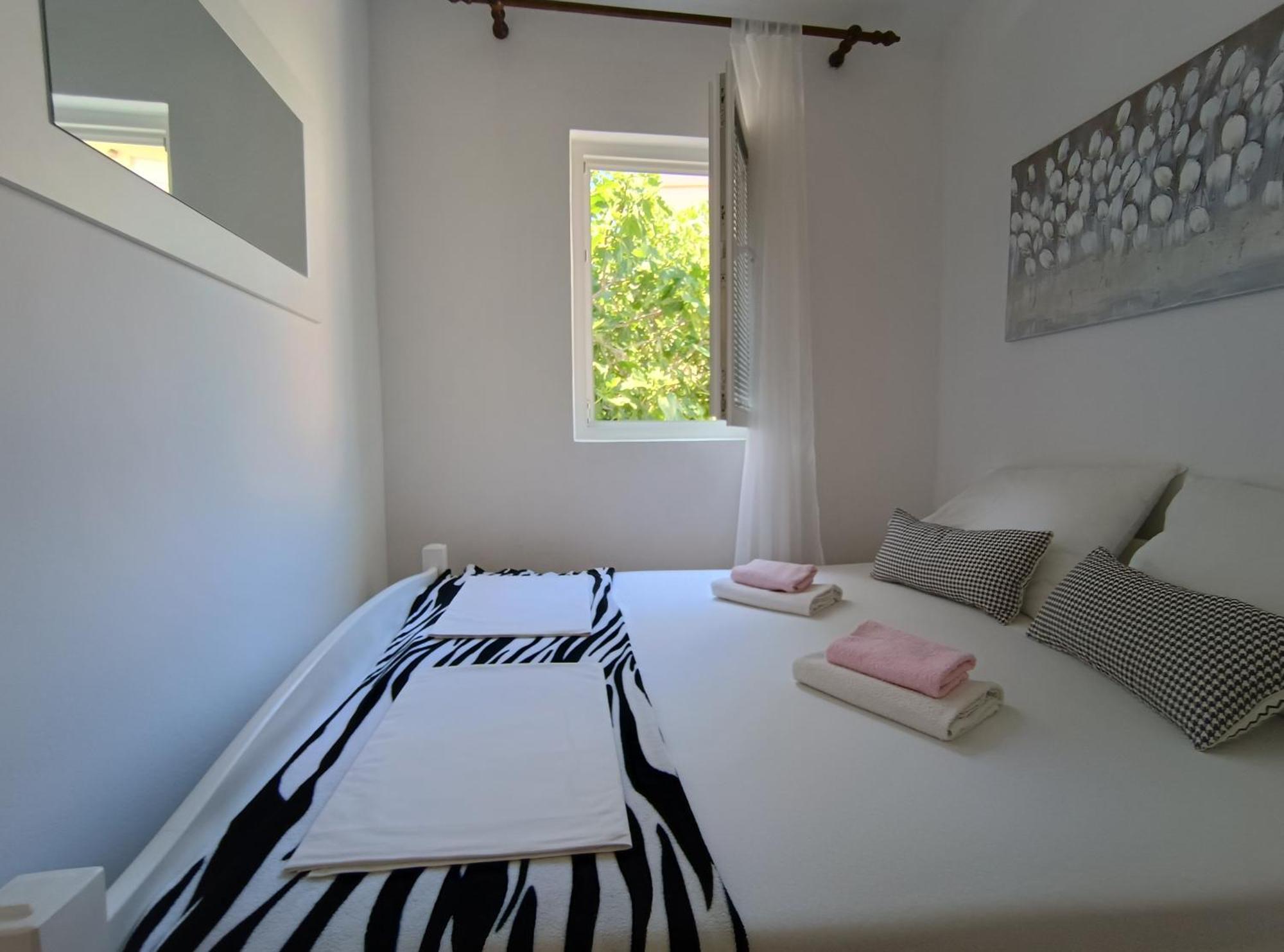 Apartments Vuleta Pag Town Zewnętrze zdjęcie